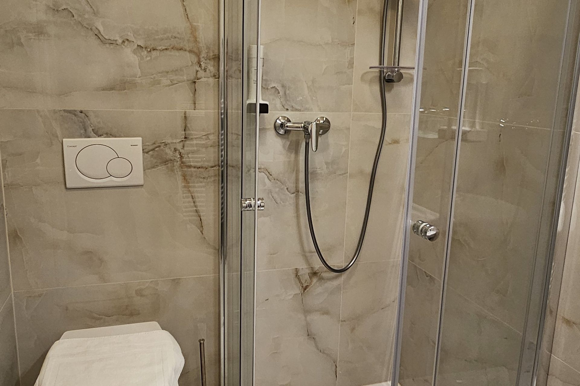 Bathroom in the first floor